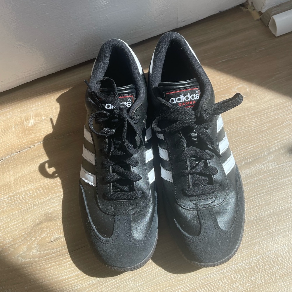 Adidas Sambas (Perfect Condition) Kids size 5.5 Women’s size 7